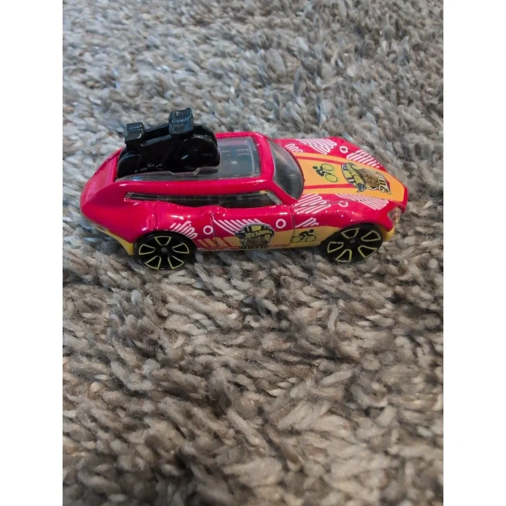 Hot Wheels Tour de Fast Red 2016 Racing Series Diecast Toy Car 77mm